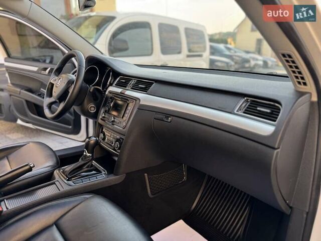Белый Шкода Суперб, объемом двигателя 1.6 л и пробегом 292 тыс. км за 10850 $, фото 57 на Automoto.ua