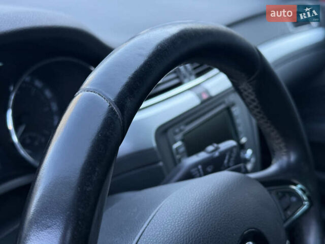 Белый Шкода Суперб, объемом двигателя 2 л и пробегом 235 тыс. км за 12750 $, фото 16 на Automoto.ua