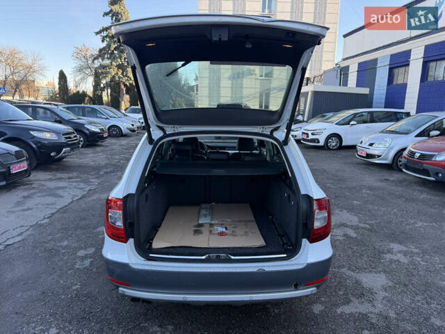 Белый Шкода Суперб, объемом двигателя 2 л и пробегом 235 тыс. км за 12750 $, фото 20 на Automoto.ua