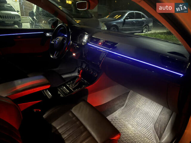 Білий Шкода Суперб, об'ємом двигуна 2 л та пробігом 173 тис. км за 17000 $, фото 37 на Automoto.ua