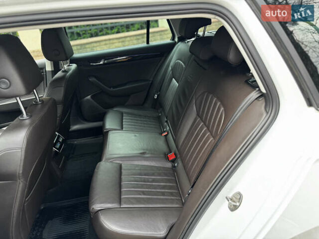 Білий Шкода Суперб, об'ємом двигуна 2 л та пробігом 173 тис. км за 17000 $, фото 21 на Automoto.ua