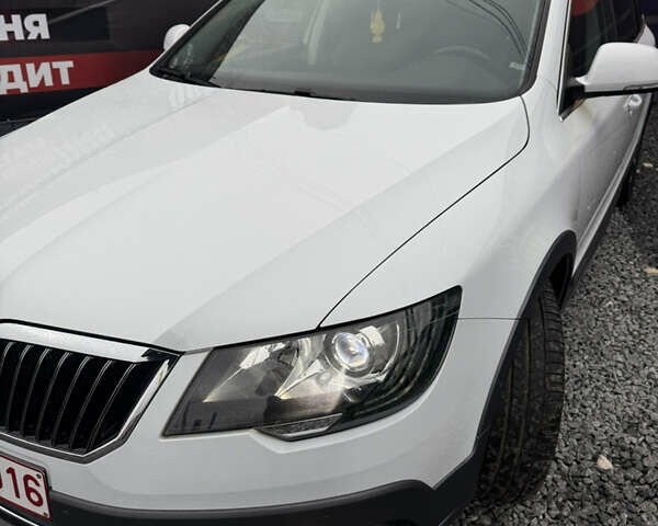Белый Шкода Суперб, объемом двигателя 2 л и пробегом 160 тыс. км за 15500 $, фото 4 на Automoto.ua