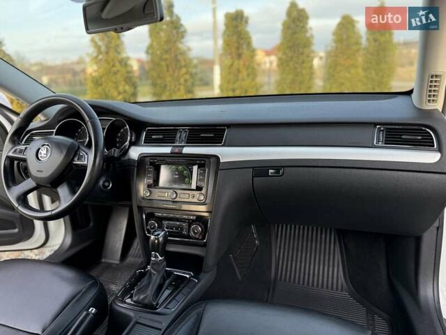 Білий Шкода Суперб, об'ємом двигуна 1.6 л та пробігом 294 тис. км за 11450 $, фото 63 на Automoto.ua
