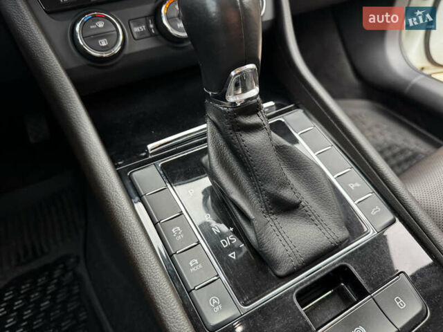 Белый Шкода Суперб, объемом двигателя 1.97 л и пробегом 173 тыс. км за 17000 $, фото 27 на Automoto.ua