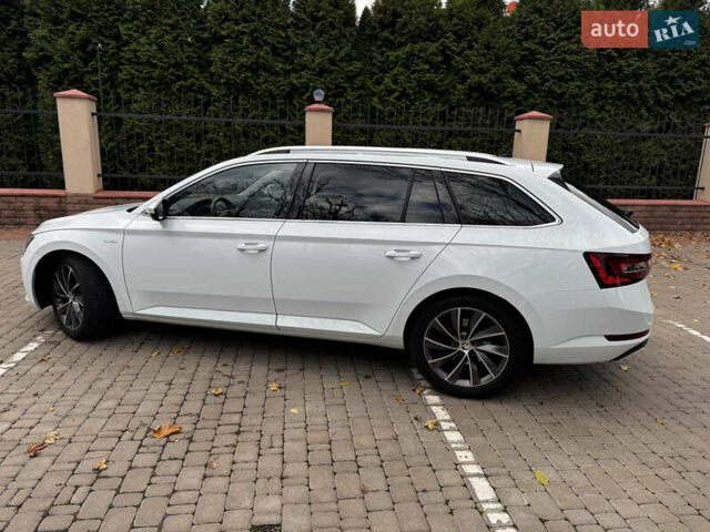 Білий Шкода Суперб, об'ємом двигуна 2 л та пробігом 173 тис. км за 17000 $, фото 3 на Automoto.ua