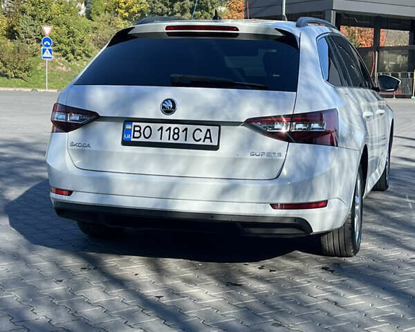 Белый Шкода Суперб, объемом двигателя 1.97 л и пробегом 310 тыс. км за 13900 $, фото 6 на Automoto.ua