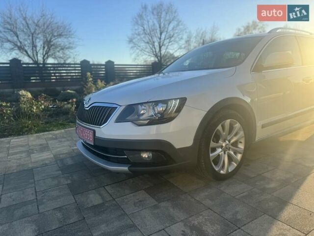 Белый Шкода Суперб, объемом двигателя 2 л и пробегом 242 тыс. км за 12900 $, фото 4 на Automoto.ua