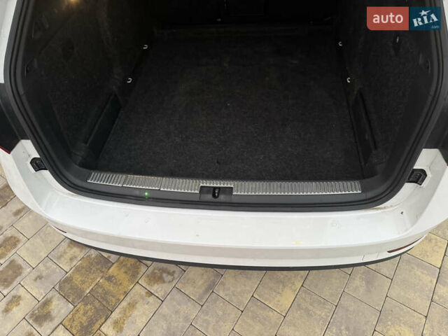 Белый Шкода Суперб, объемом двигателя 1.6 л и пробегом 235 тыс. км за 14000 $, фото 11 на Automoto.ua