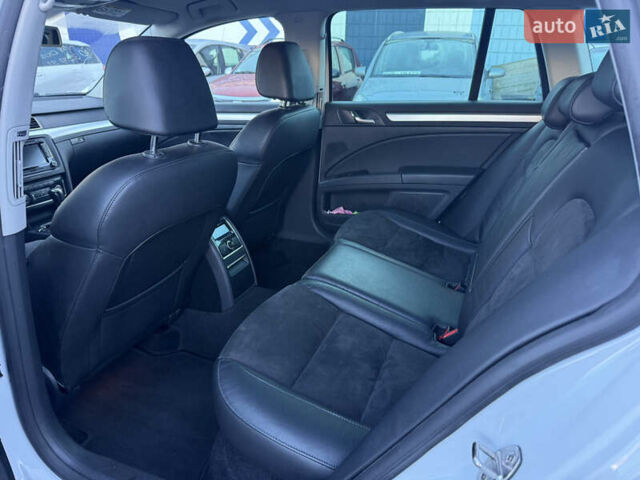 Белый Шкода Суперб, объемом двигателя 2 л и пробегом 235 тыс. км за 12750 $, фото 18 на Automoto.ua