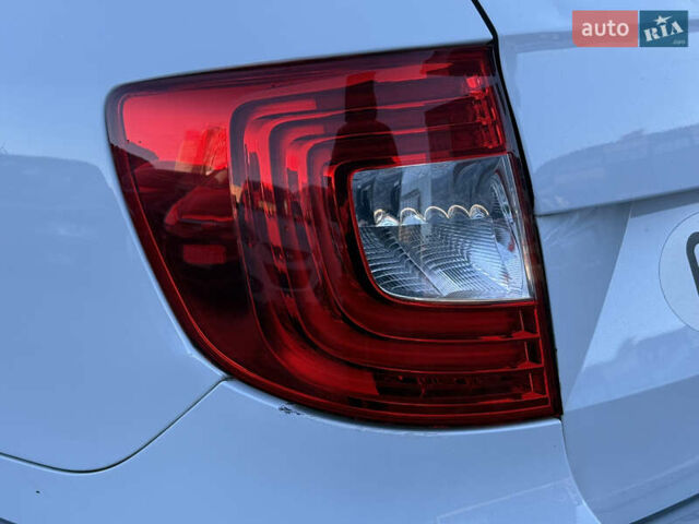 Белый Шкода Суперб, объемом двигателя 2 л и пробегом 235 тыс. км за 12750 $, фото 11 на Automoto.ua