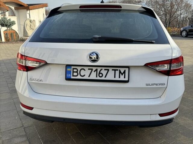 Белый Шкода Суперб, объемом двигателя 1.6 л и пробегом 235 тыс. км за 14200 $, фото 7 на Automoto.ua