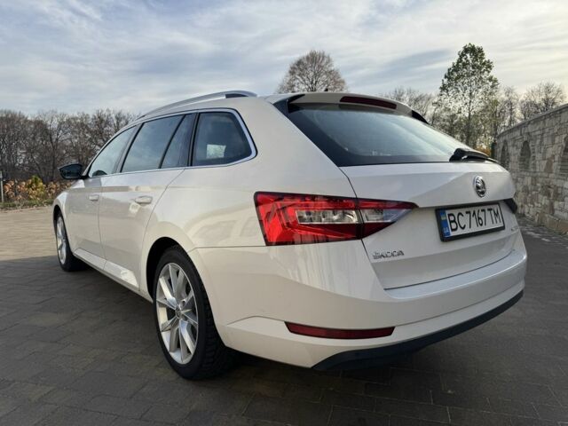 Белый Шкода Суперб, объемом двигателя 1.6 л и пробегом 235 тыс. км за 14200 $, фото 5 на Automoto.ua