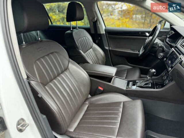 Белый Шкода Суперб, объемом двигателя 2 л и пробегом 173 тыс. км за 17000 $, фото 25 на Automoto.ua