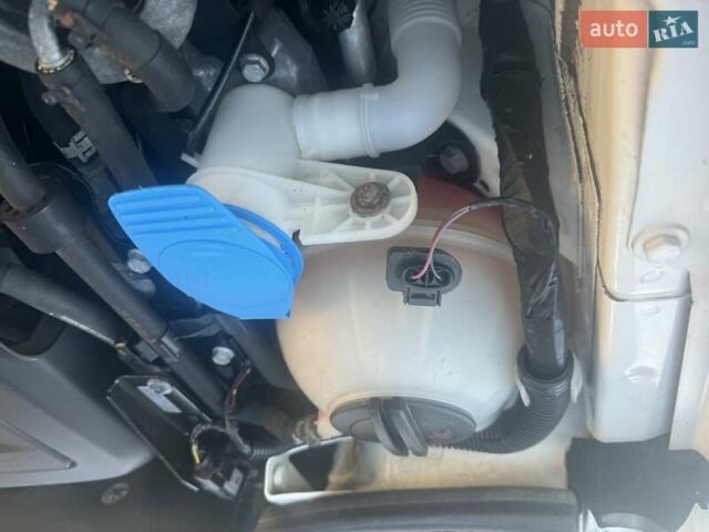 Белый Шкода Суперб, объемом двигателя 2 л и пробегом 242 тыс. км за 12900 $, фото 21 на Automoto.ua