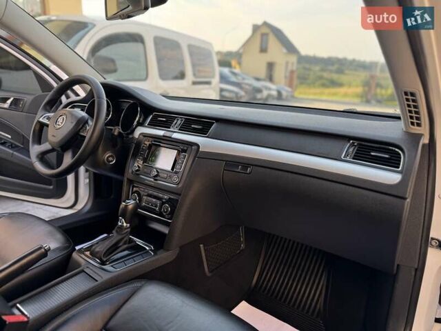 Белый Шкода Суперб, объемом двигателя 1.6 л и пробегом 292 тыс. км за 10850 $, фото 56 на Automoto.ua