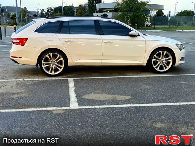 Белый Шкода Суперб, объемом двигателя 1.8 л и пробегом 245 тыс. км за 15300 $, фото 3 на Automoto.ua