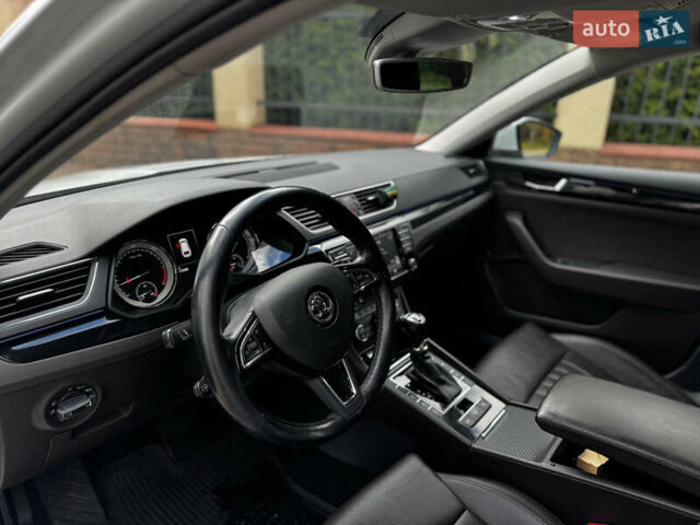Білий Шкода Суперб, об'ємом двигуна 2 л та пробігом 173 тис. км за 17000 $, фото 19 на Automoto.ua