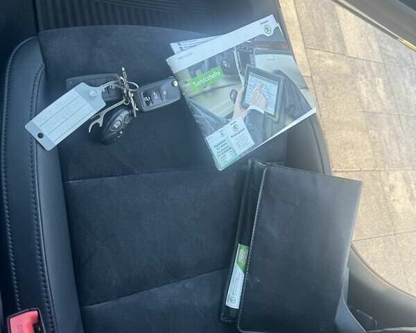 Белый Шкода Суперб, объемом двигателя 2 л и пробегом 242 тыс. км за 12900 $, фото 18 на Automoto.ua