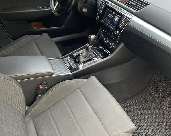 Белый Шкода Суперб, объемом двигателя 1.8 л и пробегом 248 тыс. км за 13700 $, фото 9 на Automoto.ua