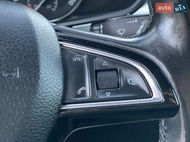 Білий Шкода Суперб, об'ємом двигуна 1.6 л та пробігом 242 тис. км за 13250 $, фото 28 на Automoto.ua