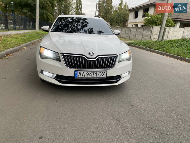 Білий Шкода Суперб, об'ємом двигуна 1.8 л та пробігом 247 тис. км за 13800 $, фото 1 на Automoto.ua