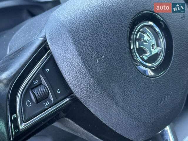 Белый Шкода Суперб, объемом двигателя 2 л и пробегом 235 тыс. км за 12750 $, фото 39 на Automoto.ua