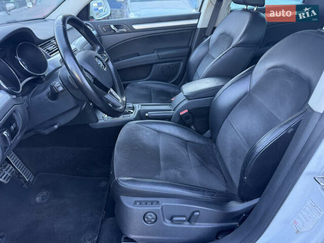 Белый Шкода Суперб, объемом двигателя 2 л и пробегом 235 тыс. км за 12750 $, фото 14 на Automoto.ua