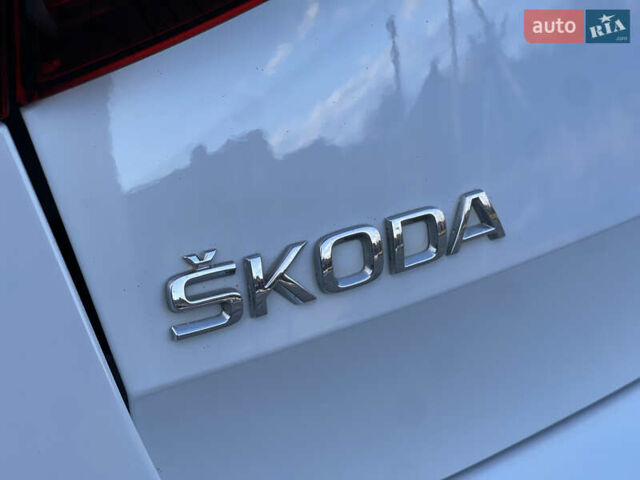 Білий Шкода Суперб, об'ємом двигуна 1.6 л та пробігом 242 тис. км за 13250 $, фото 19 на Automoto.ua