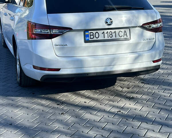 Белый Шкода Суперб, объемом двигателя 1.97 л и пробегом 310 тыс. км за 13900 $, фото 9 на Automoto.ua