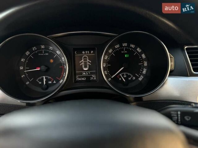 Белый Шкода Суперб, объемом двигателя 1.6 л и пробегом 292 тыс. км за 10850 $, фото 39 на Automoto.ua