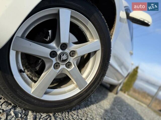 Білий Шкода Суперб, об'ємом двигуна 1.6 л та пробігом 294 тис. км за 11450 $, фото 21 на Automoto.ua