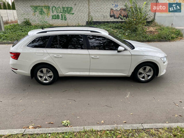 Білий Шкода Суперб, об'ємом двигуна 1.8 л та пробігом 247 тис. км за 13800 $, фото 5 на Automoto.ua