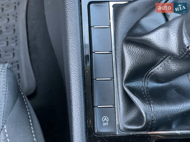 Білий Шкода Суперб, об'ємом двигуна 1.6 л та пробігом 242 тис. км за 13250 $, фото 34 на Automoto.ua