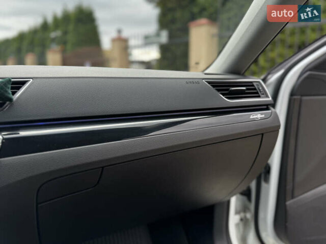 Білий Шкода Суперб, об'ємом двигуна 2 л та пробігом 173 тис. км за 17000 $, фото 29 на Automoto.ua