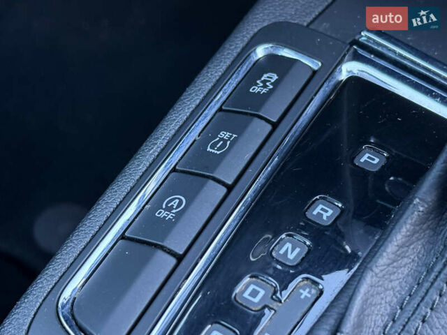 Белый Шкода Суперб, объемом двигателя 2 л и пробегом 235 тыс. км за 12750 $, фото 35 на Automoto.ua