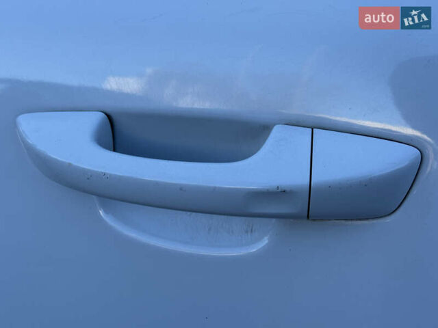 Белый Шкода Суперб, объемом двигателя 2 л и пробегом 235 тыс. км за 12750 $, фото 10 на Automoto.ua