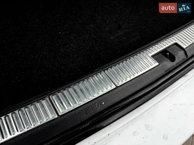 Белый Шкода Суперб, объемом двигателя 2 л и пробегом 173 тыс. км за 17000 $, фото 23 на Automoto.ua