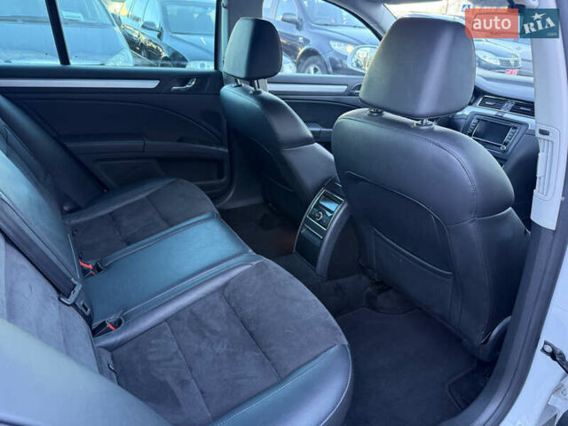 Белый Шкода Суперб, объемом двигателя 2 л и пробегом 235 тыс. км за 12750 $, фото 22 на Automoto.ua