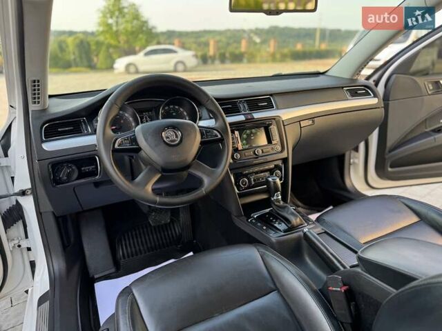 Белый Шкода Суперб, объемом двигателя 1.6 л и пробегом 292 тыс. км за 10850 $, фото 51 на Automoto.ua