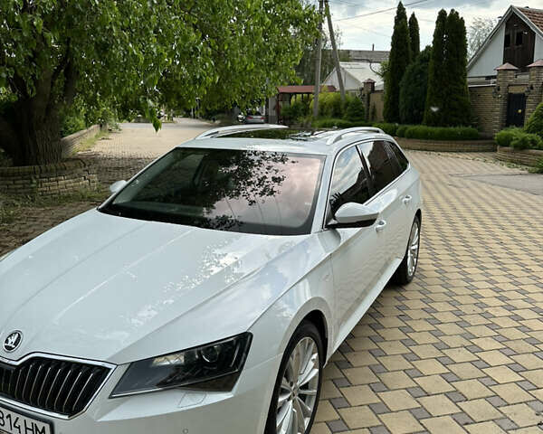 Білий Шкода Суперб, об'ємом двигуна 1.97 л та пробігом 229 тис. км за 18900 $, фото 4 на Automoto.ua