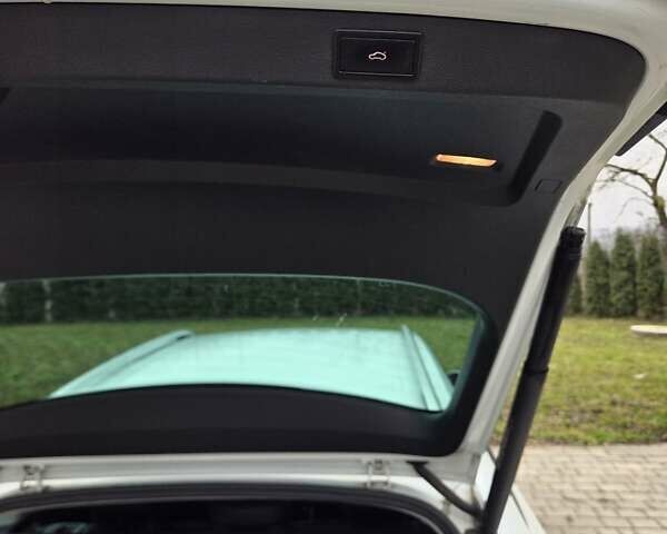 Білий Шкода Суперб, об'ємом двигуна 2 л та пробігом 288 тис. км за 15999 $, фото 24 на Automoto.ua