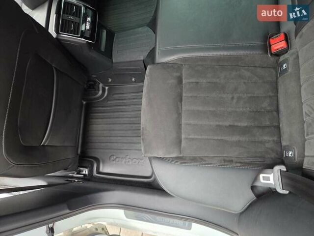 Білий Шкода Суперб, об'ємом двигуна 2 л та пробігом 288 тис. км за 15999 $, фото 34 на Automoto.ua