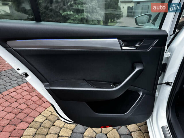 Белый Шкода Суперб, объемом двигателя 2 л и пробегом 250 тыс. км за 13900 $, фото 22 на Automoto.ua