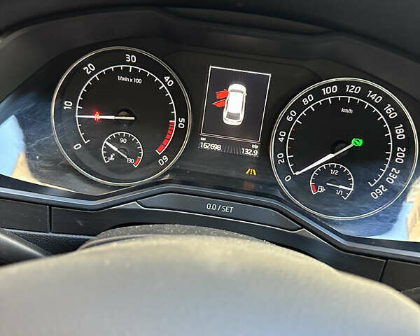 Белый Шкода Суперб, объемом двигателя 1.97 л и пробегом 163 тыс. км за 19500 $, фото 32 на Automoto.ua