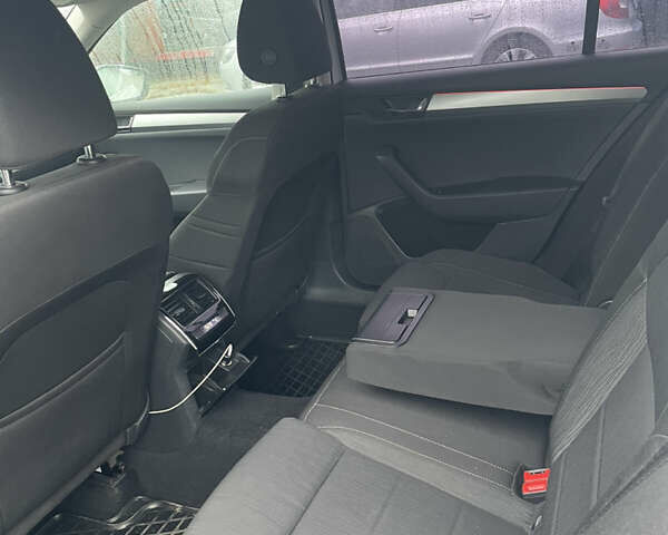 Белый Шкода Суперб, объемом двигателя 1.97 л и пробегом 280 тыс. км за 14900 $, фото 12 на Automoto.ua