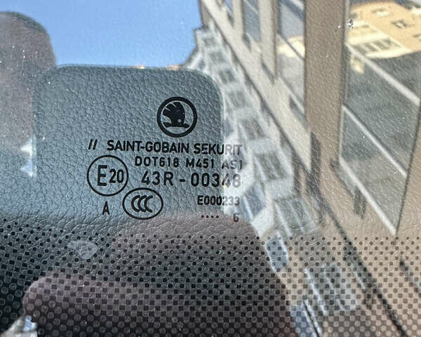 Белый Шкода Суперб, объемом двигателя 1.97 л и пробегом 163 тыс. км за 19500 $, фото 46 на Automoto.ua