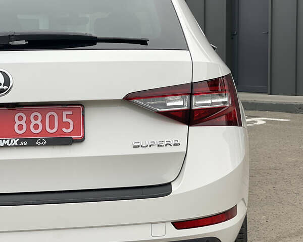 Белый Шкода Суперб, объемом двигателя 2 л и пробегом 254 тыс. км за 15800 $, фото 24 на Automoto.ua