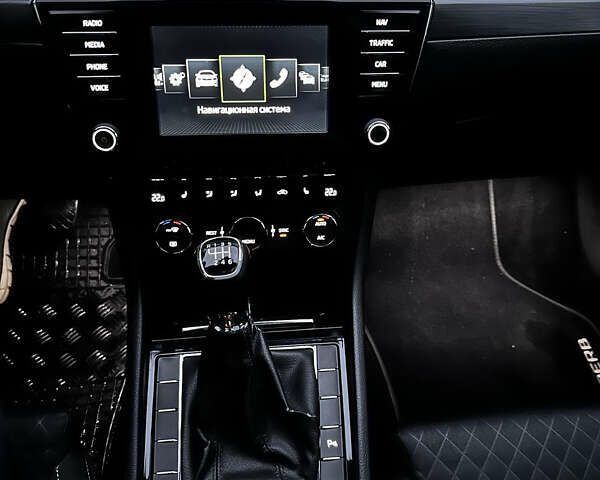 Белый Шкода Суперб, объемом двигателя 2 л и пробегом 250 тыс. км за 13900 $, фото 58 на Automoto.ua