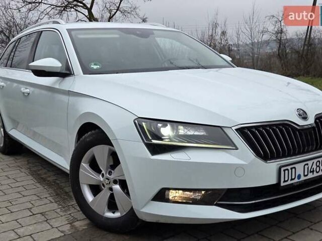 Білий Шкода Суперб, об'ємом двигуна 2 л та пробігом 288 тис. км за 15999 $, фото 4 на Automoto.ua
