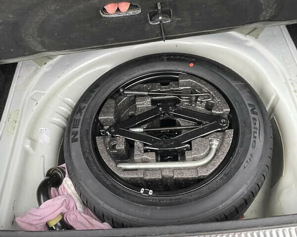 Белый Шкода Суперб, объемом двигателя 1.97 л и пробегом 280 тыс. км за 14900 $, фото 14 на Automoto.ua